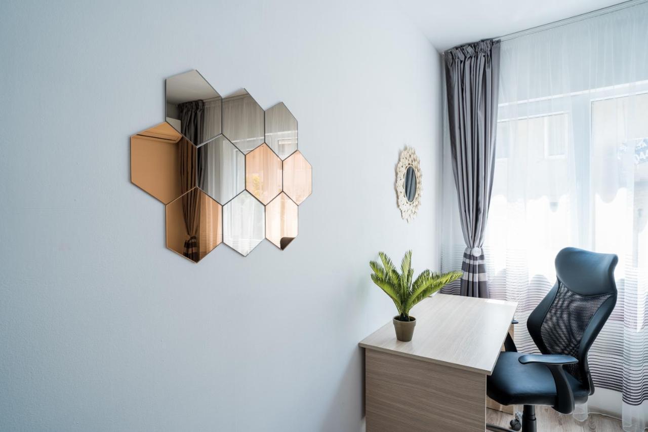 Black Sea Top Centre Apartments Варна Екстериор снимка